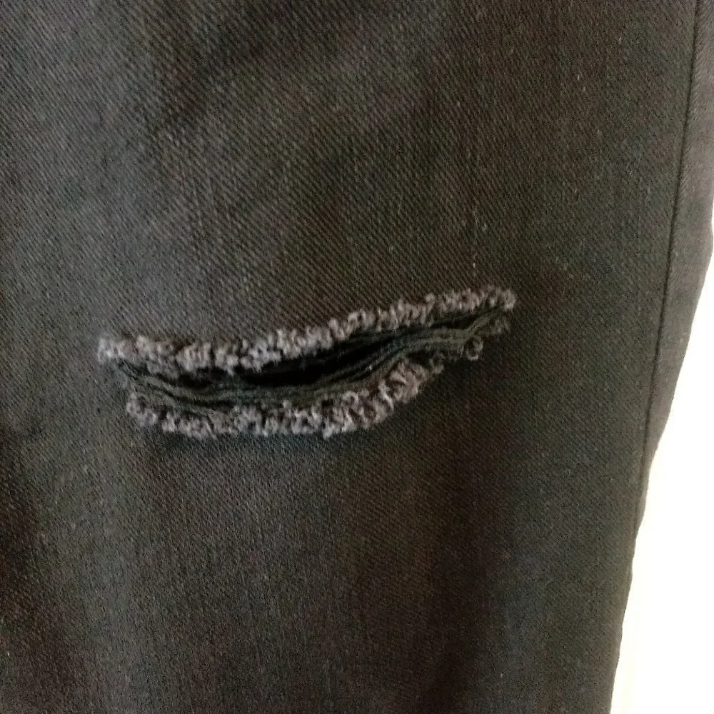 Signature Studio black distressed Jeans with cuffs